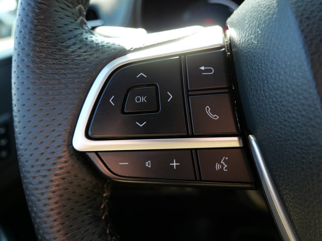 Used 2023 Toyota Sienna XSE AWD/4WD image 24