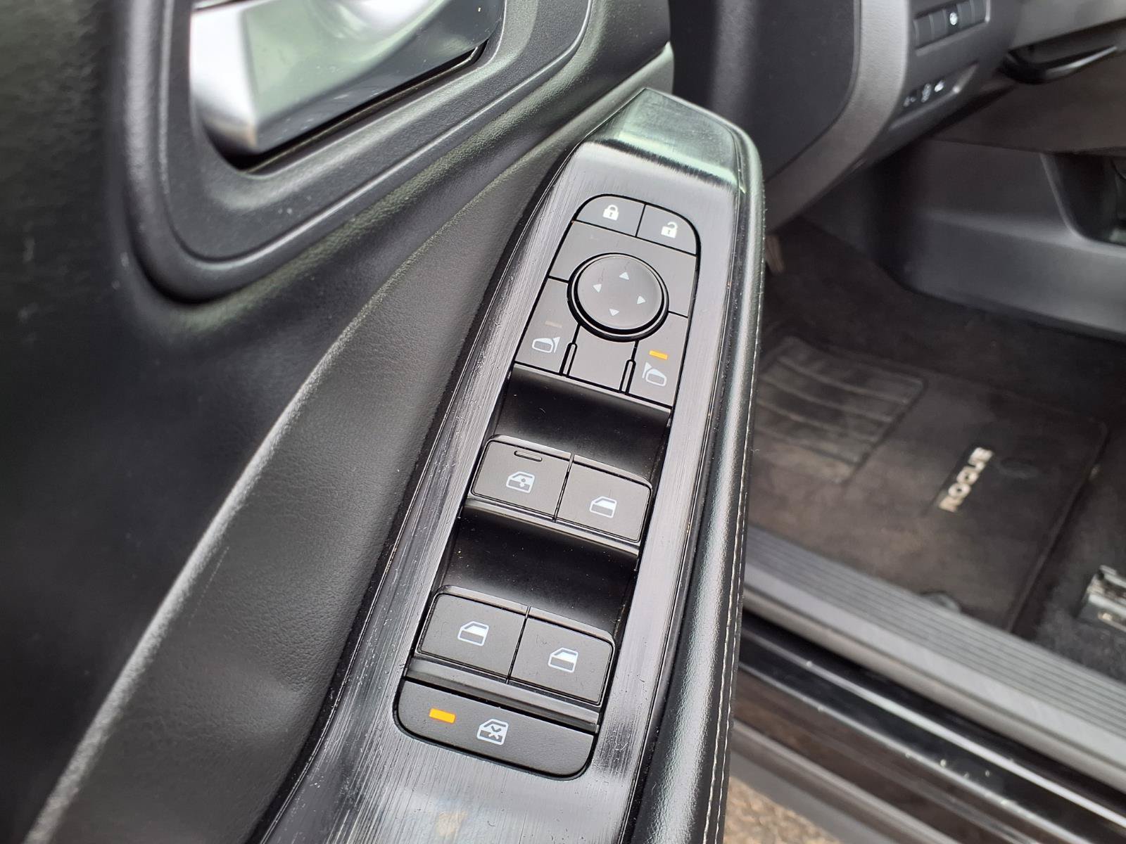 Used 2025 Nissan Rogue SV AWD/4WD image 21