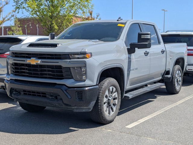 Used 2025 Chevrolet Silverado 2500 Custom w/ Custom Convenience Package AWD/4WD image 3