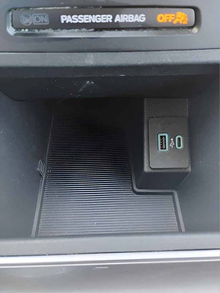 Certified 2024 Ford Edge SEL image 28