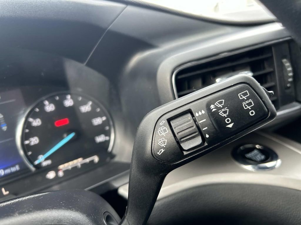 Certified 2022 Ford Explorer XLT w/ Equipment Group 202A image 27