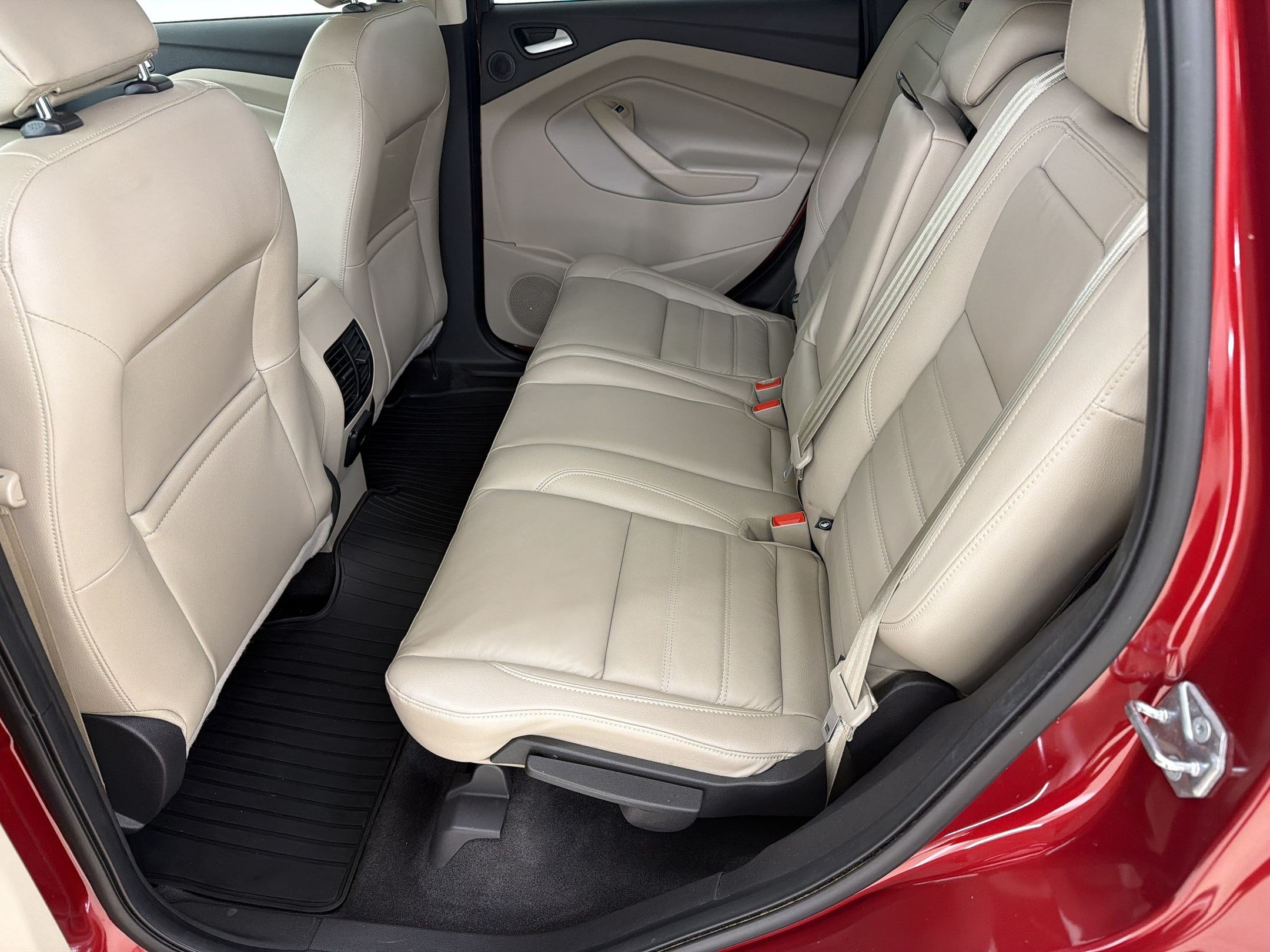 Certified 2018 Ford Escape Titanium w/ Ford Safe & Smart Package AWD/4WD image 21