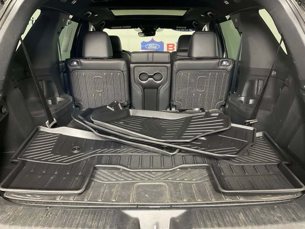 Used 2025 Honda Pilot Black Edition image 11