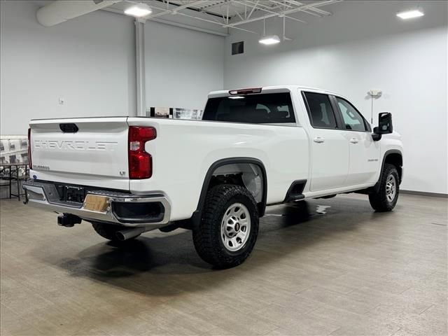 Used 2024 Chevrolet Silverado 3500 LT w/ Safety Package AWD/4WD image 4