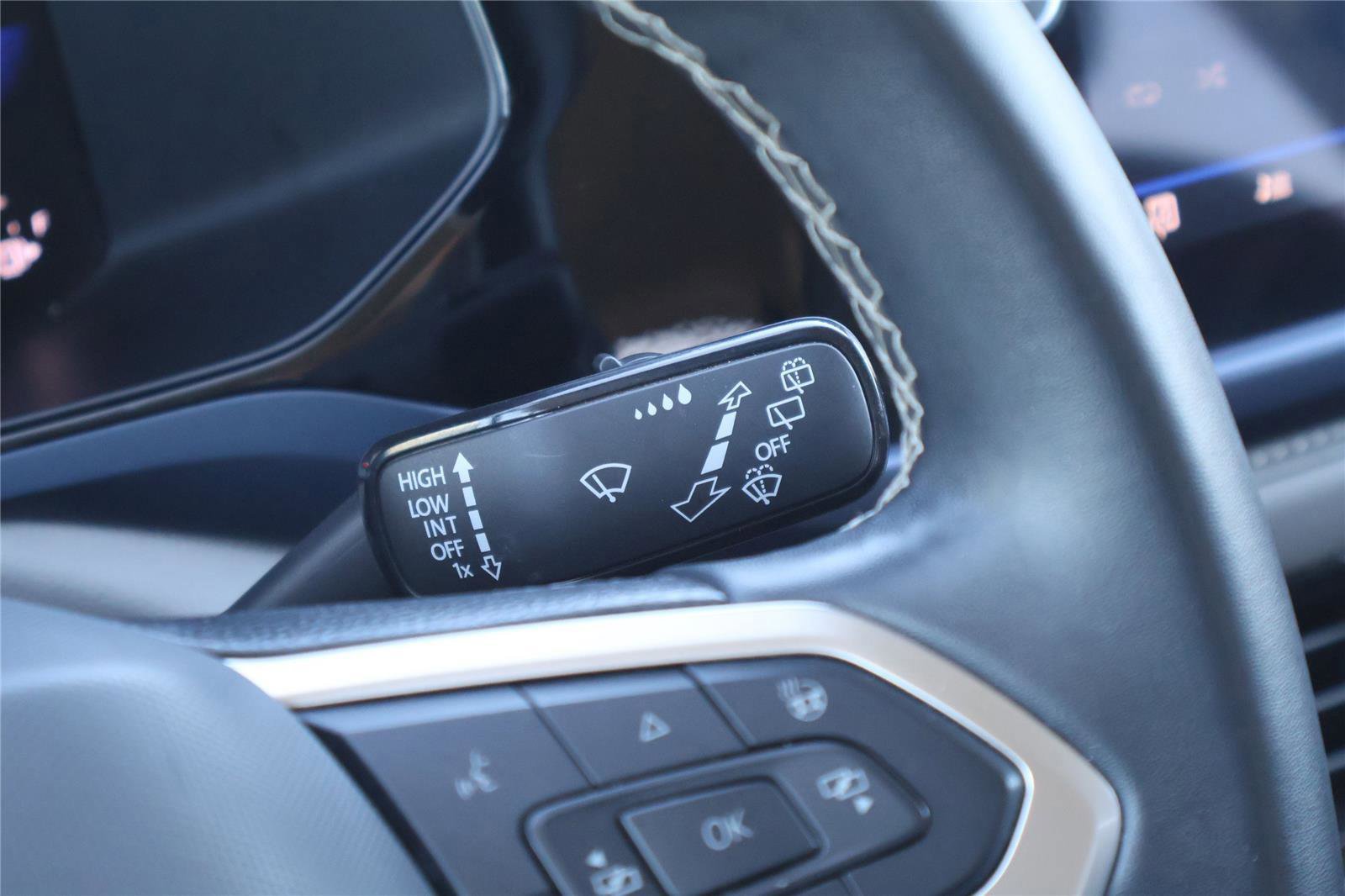 Used 2024 Volkswagen Taos SE image 21