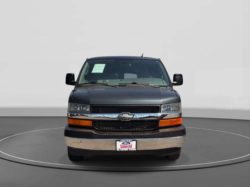 Used 2017 Chevrolet Express 3500 LT w/ LT Preferred Equipment Group RWD image 3