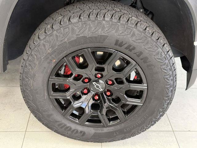 Used 2024 Chevrolet Colorado Trail Boss w/ Advanced Trailering Package AWD/4WD image 8