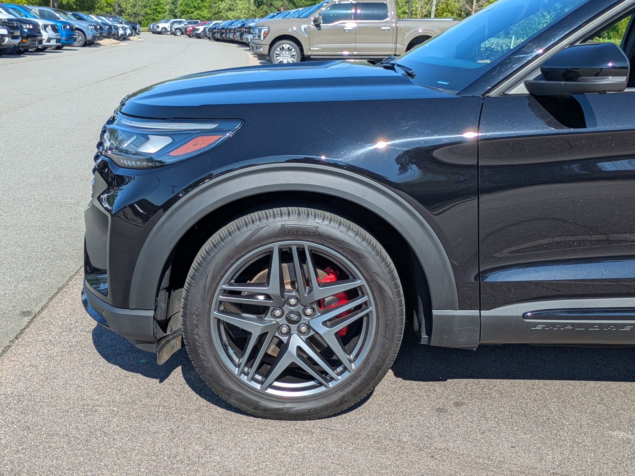 Certified 2025 Ford Explorer ST AWD/4WD image 11