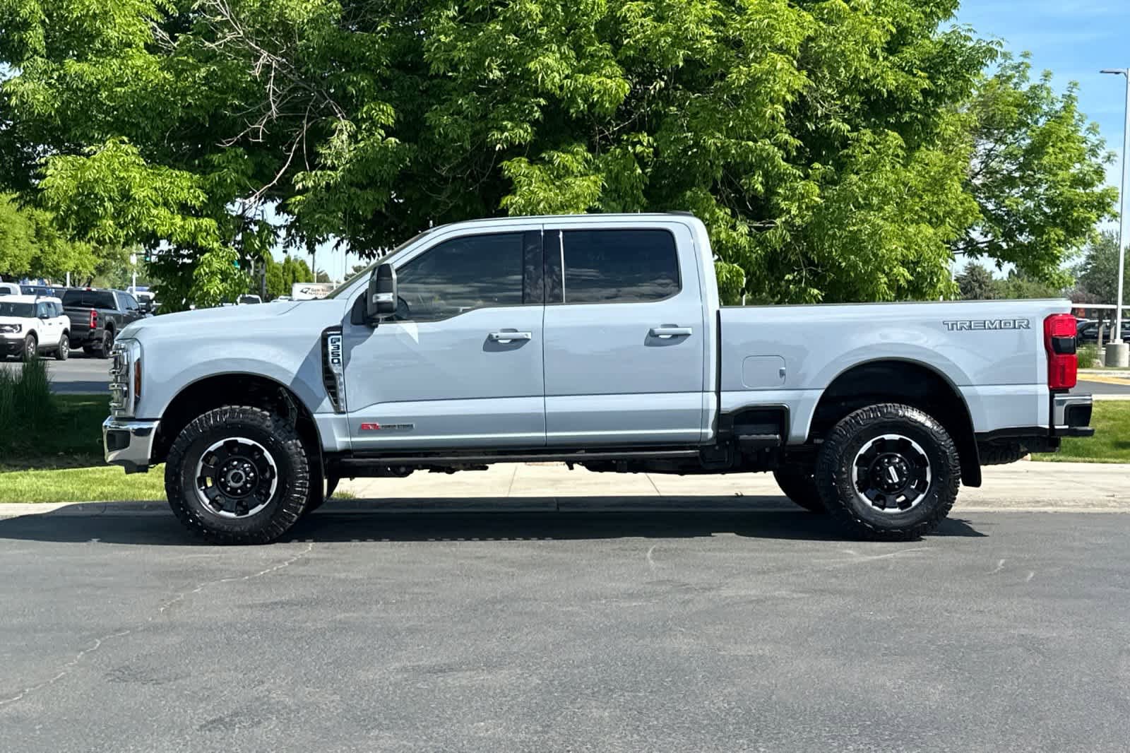 Certified 2025 Ford F350 Lariat w/ Tremor Off-Road Package AWD/4WD image 5