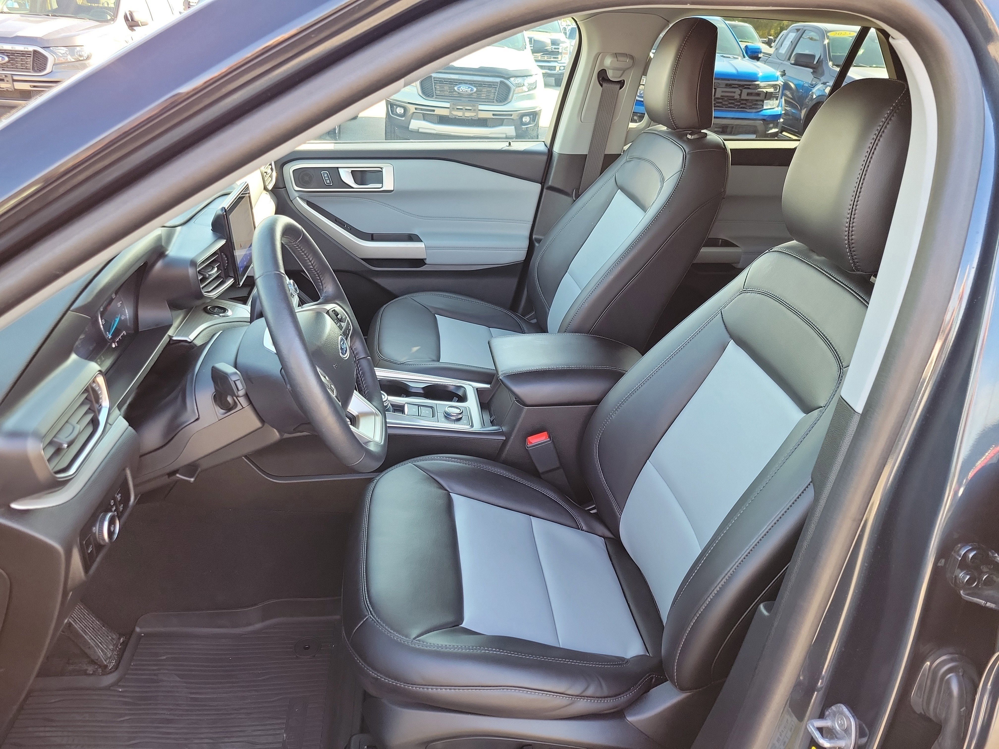 Certified 2023 Ford Explorer XLT w/ Equipment Group 202A image 8