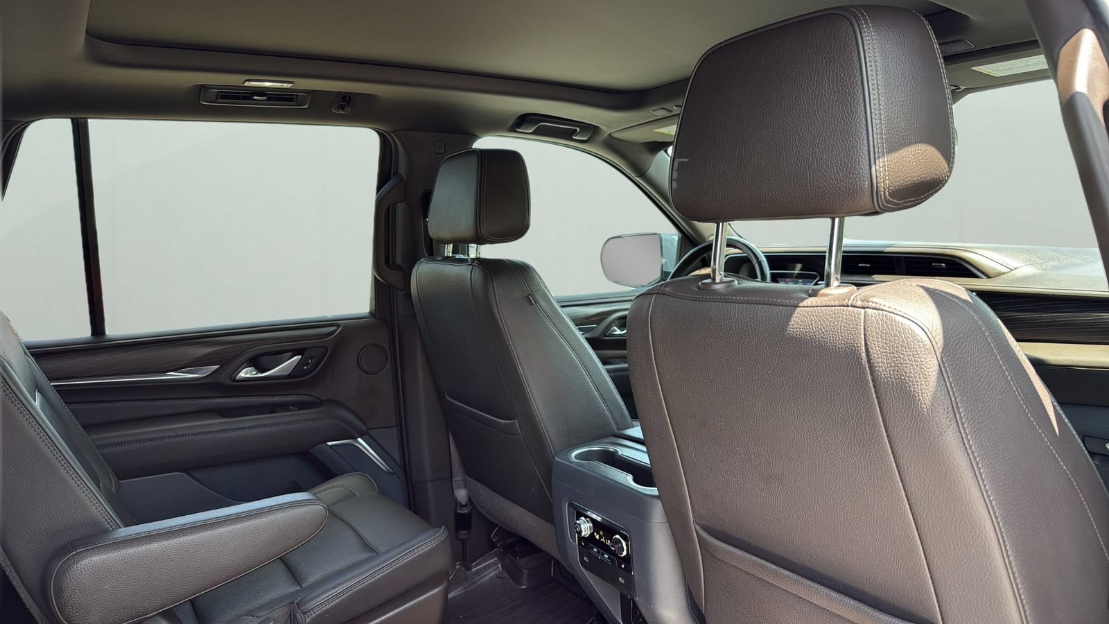 Used 2021 GMC Yukon Denali w/ Denali Premium Package AWD/4WD image 28