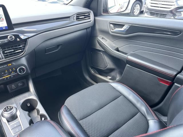 Certified 2024 Ford Escape ST-Line AWD/4WD image 16