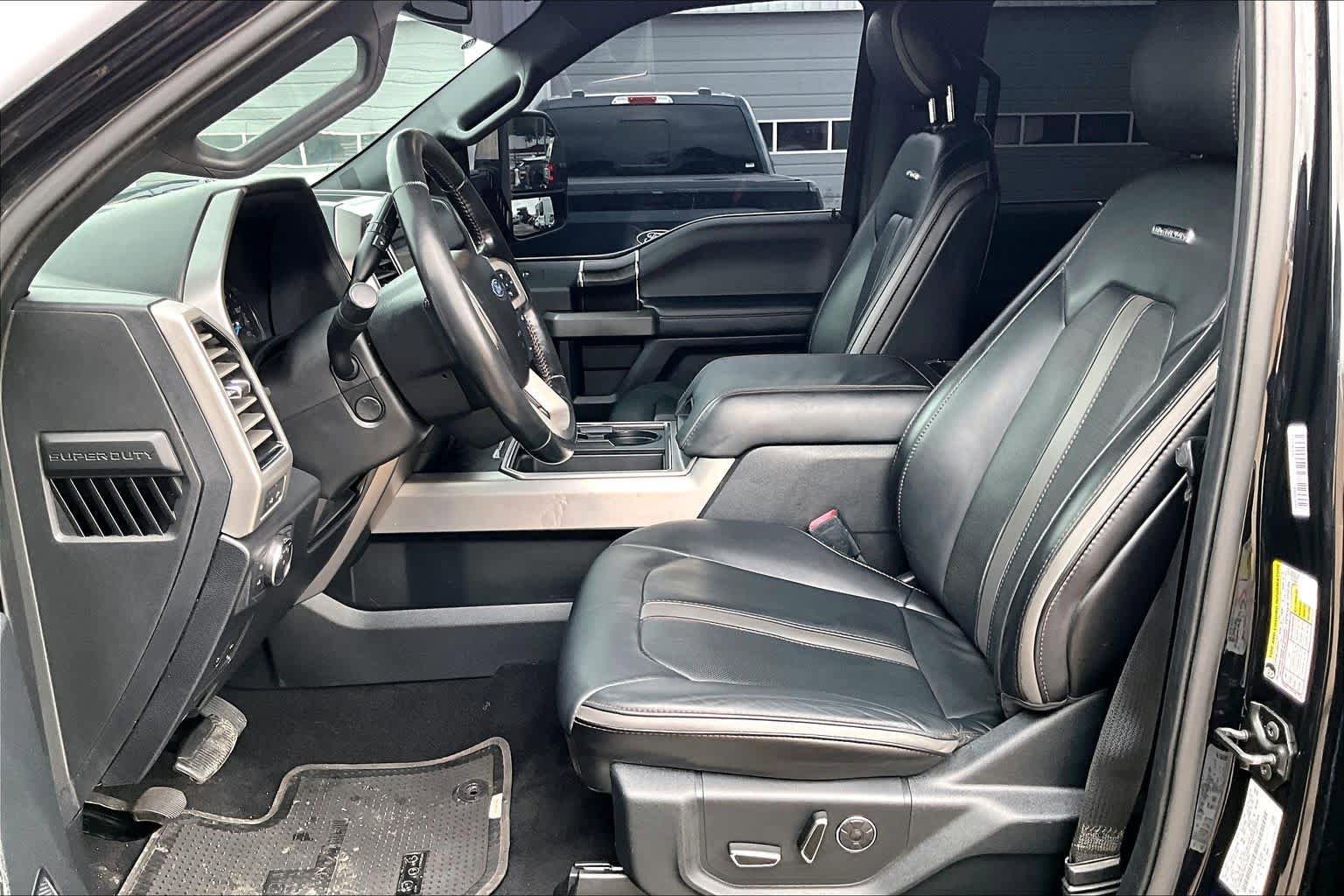 Certified 2019 Ford F350 Platinum w/ Platinum Ultimate Package AWD/4WD image 10