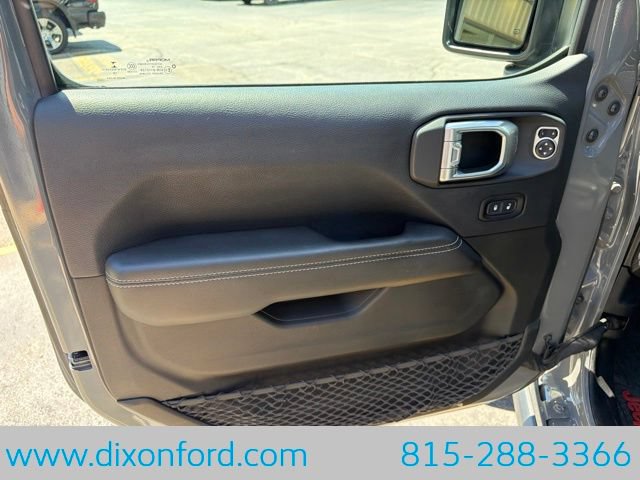 Used 2019 Jeep Wrangler Unlimited Sahara AWD/4WD image 24