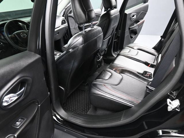 Used 2022 Jeep Cherokee Trailhawk w/ Sound & Nav Group AWD/4WD image 17