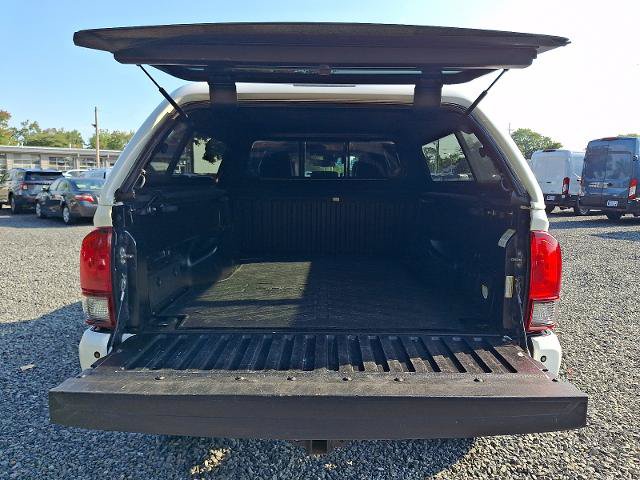 Used 2018 Toyota Tacoma TRD Sport w/ TRD Premium Sport Package AWD/4WD image 29