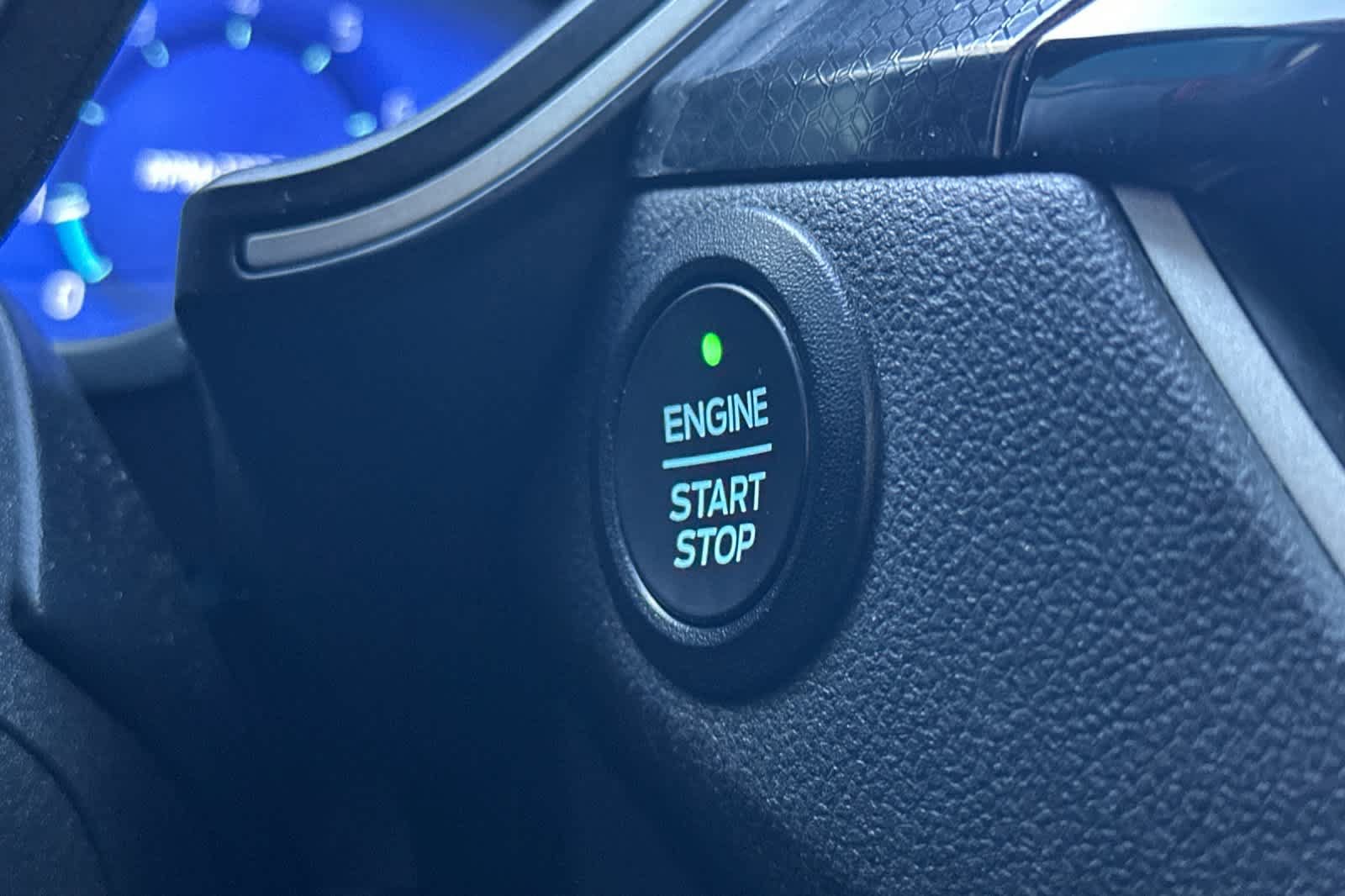 Certified 2022 Ford Escape SEL w/ SEL Stealth AWD Package image 23