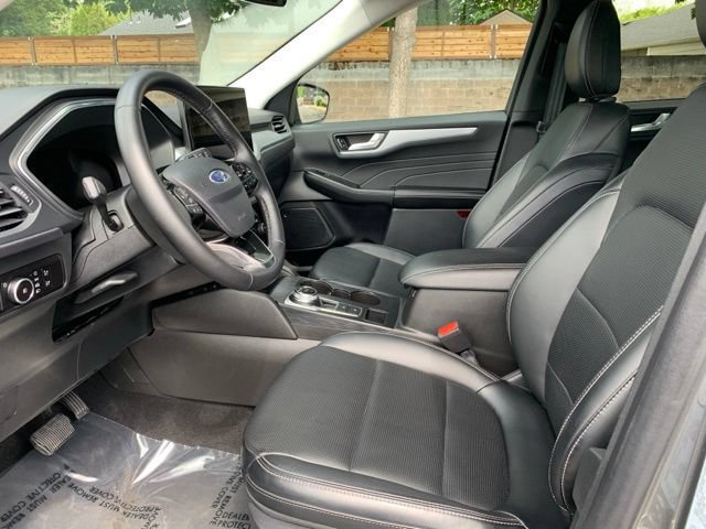 Certified 2025 Ford Escape Platinum AWD/4WD image 14