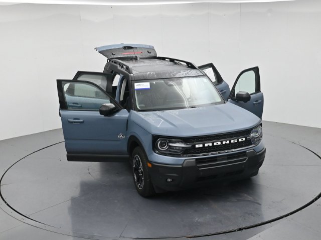 Certified 2025 Ford Bronco Sport Outer Banks w/ Outer Banks Tech Package+ AWD/4WD image 46