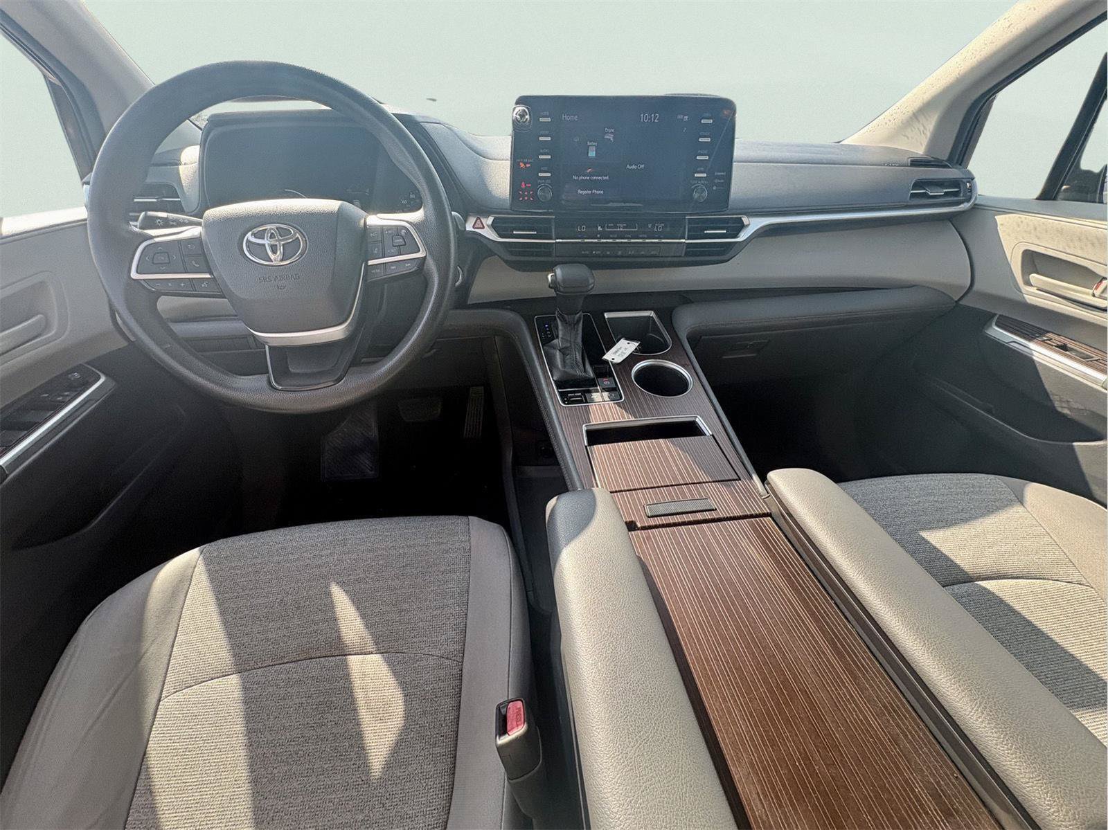 Used 2021 Toyota Sienna LE FWD image 13