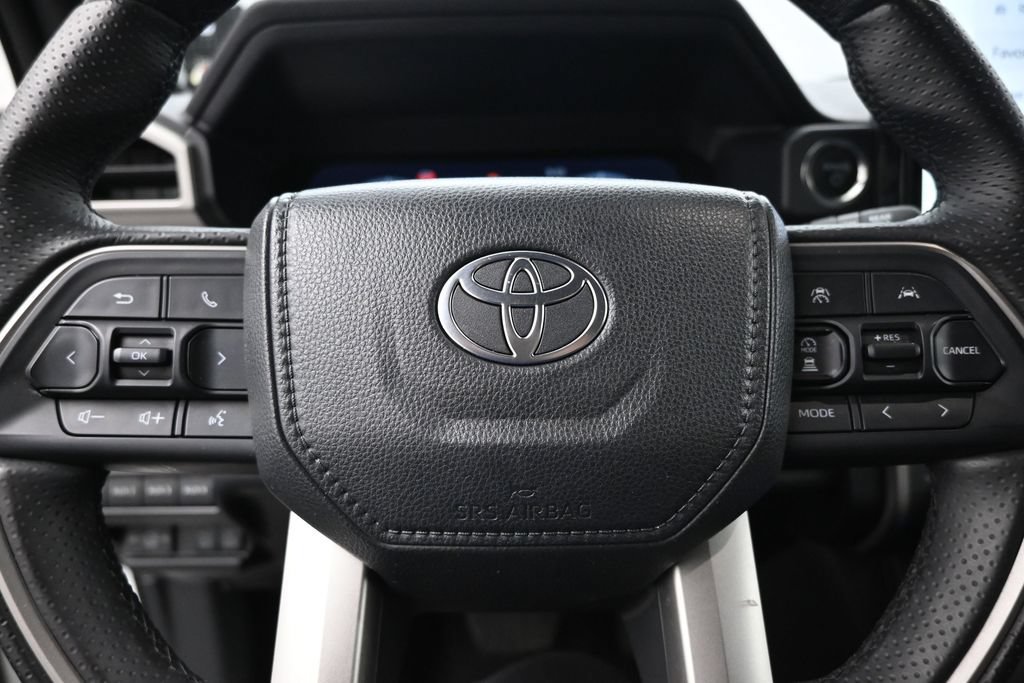 Used 2025 Toyota 4Runner Trailhunter AWD/4WD image 12