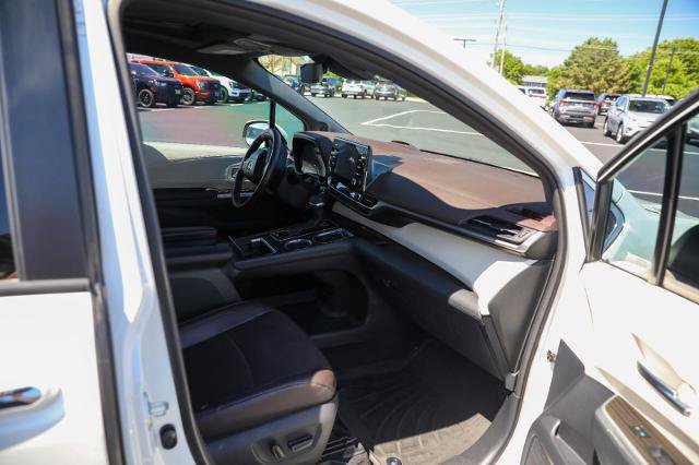 Used 2021 Toyota Sienna Platinum FWD image 27