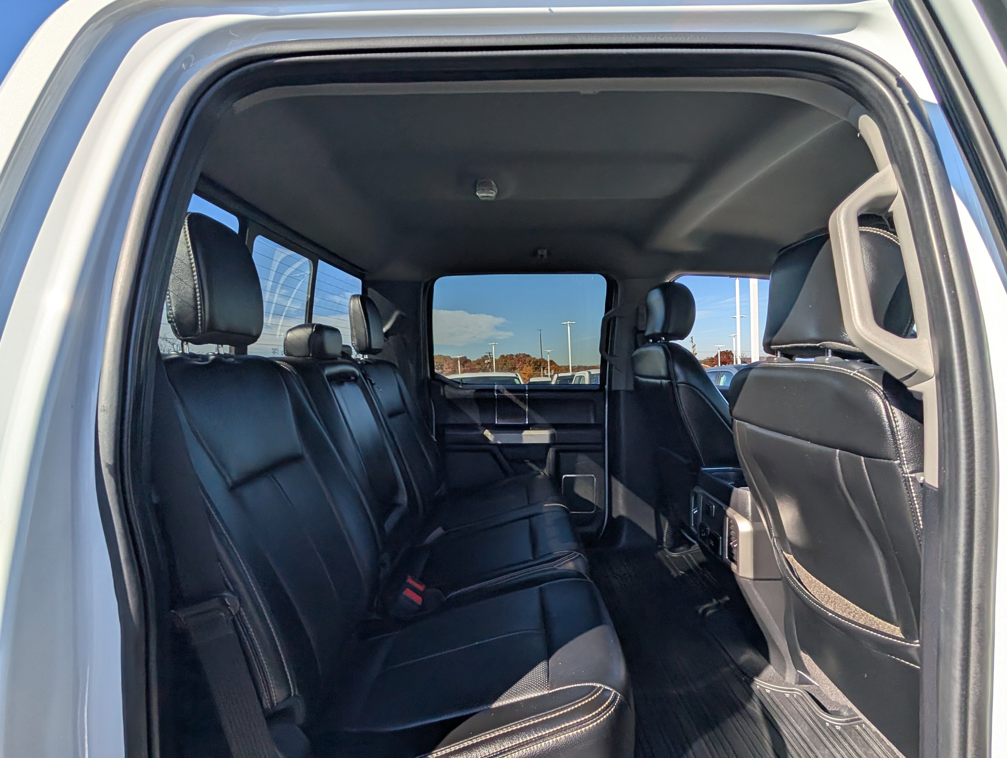 Certified 2020 Ford F350 Lariat w/ Lariat Ultimate Package image 11