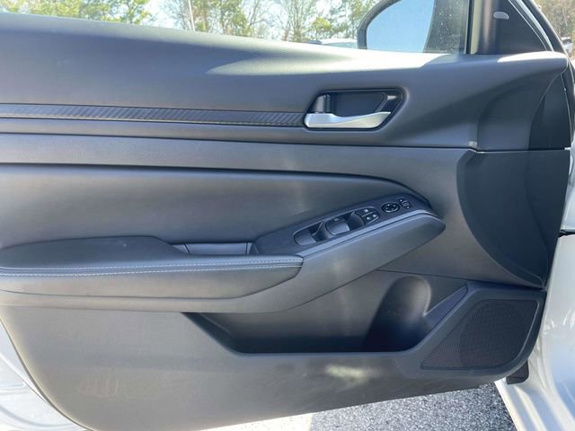Used 2025 Nissan Altima 2.5 SV image 16