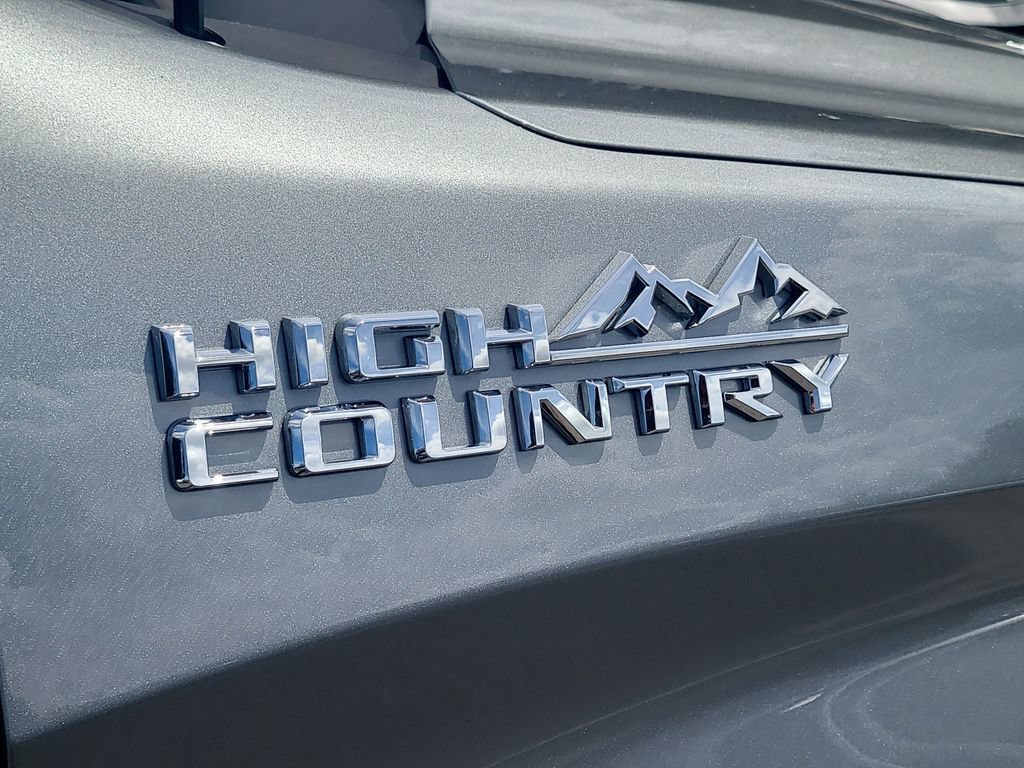 Used 2025 Chevrolet Silverado 1500 High Country w/ High Country Premium Package AWD/4WD image 6