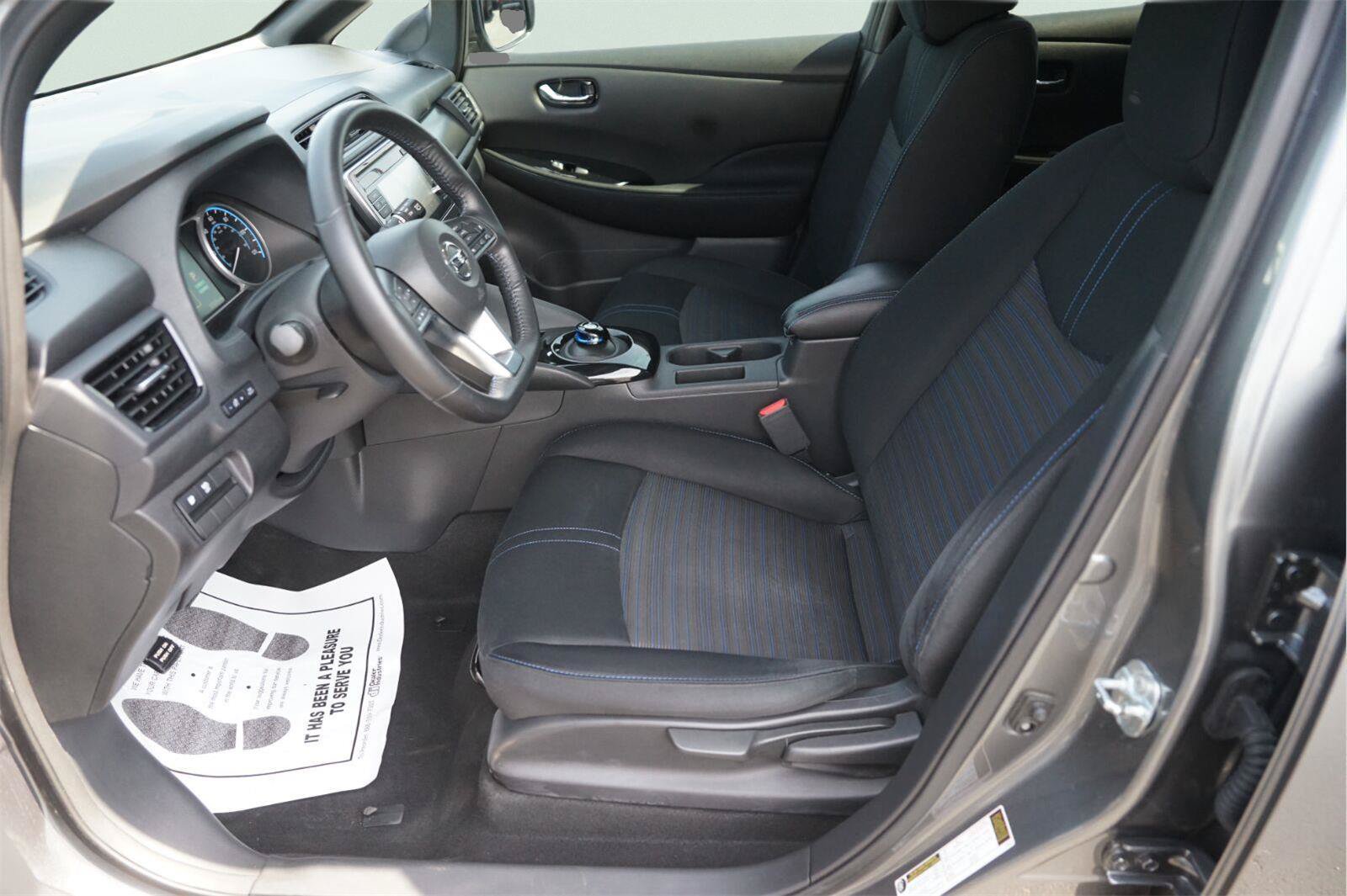 Used 2018 Nissan Leaf SV FWD image 9
