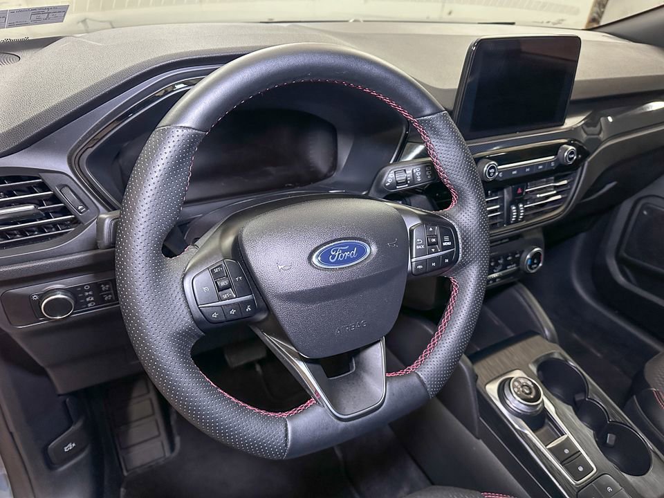 Certified 2025 Ford Escape ST-Line image 24
