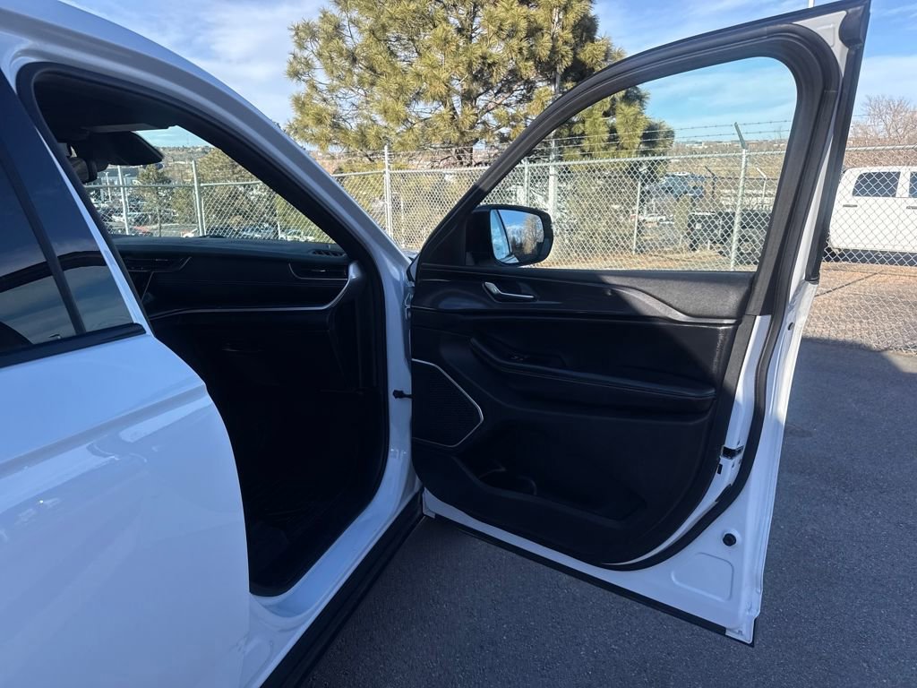 Used 2021 Jeep Grand Cherokee L Altitude image 29