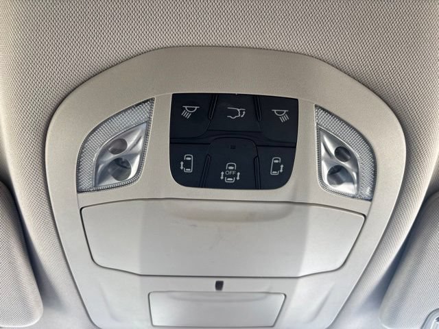 Used 2024 Chrysler Pacifica Limited FWD image 28