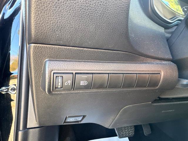 Used 2025 Toyota Corolla LE FWD image 20