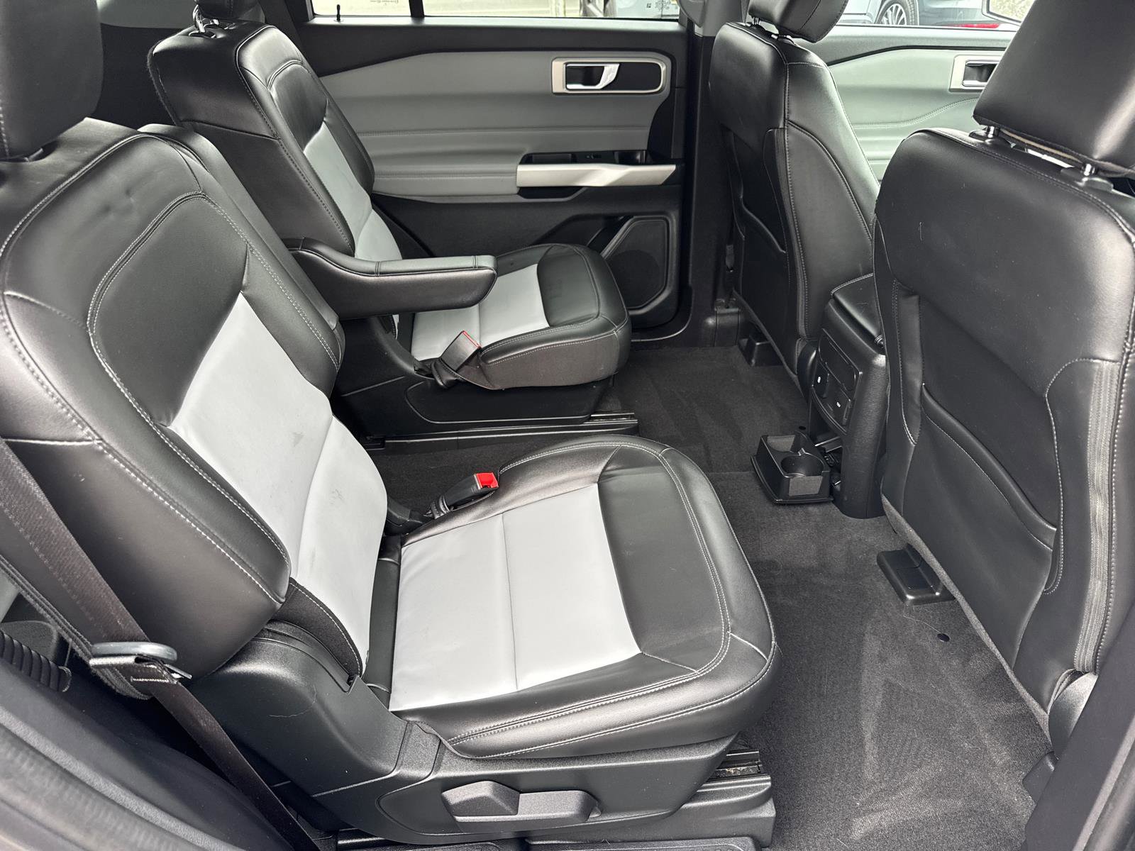 Certified 2022 Ford Explorer XLT w/ Equipment Group 202A image 19