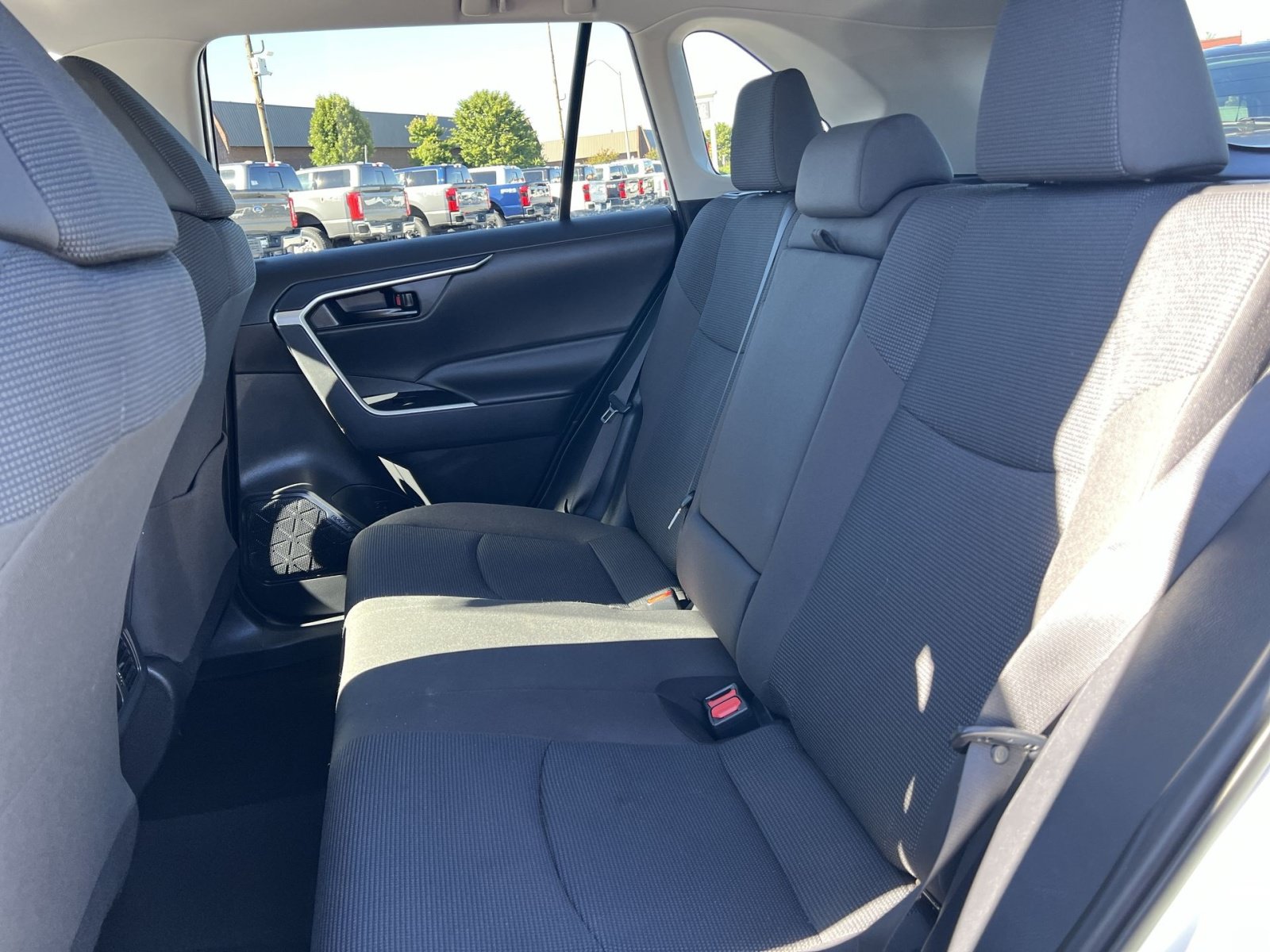 Used 2024 Toyota RAV4 LE FWD image 31