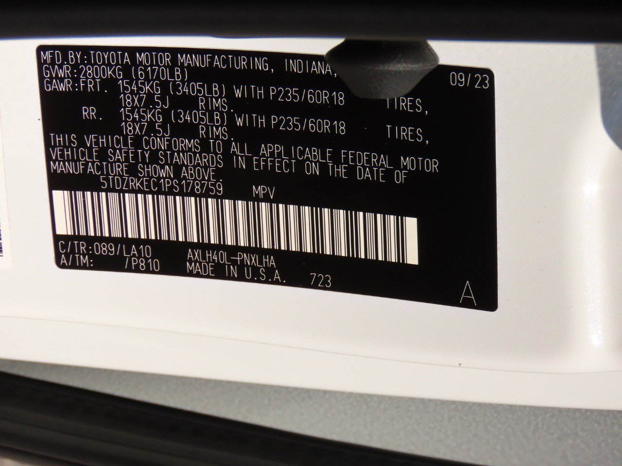 Used 2023 Toyota Sienna Limited image 35