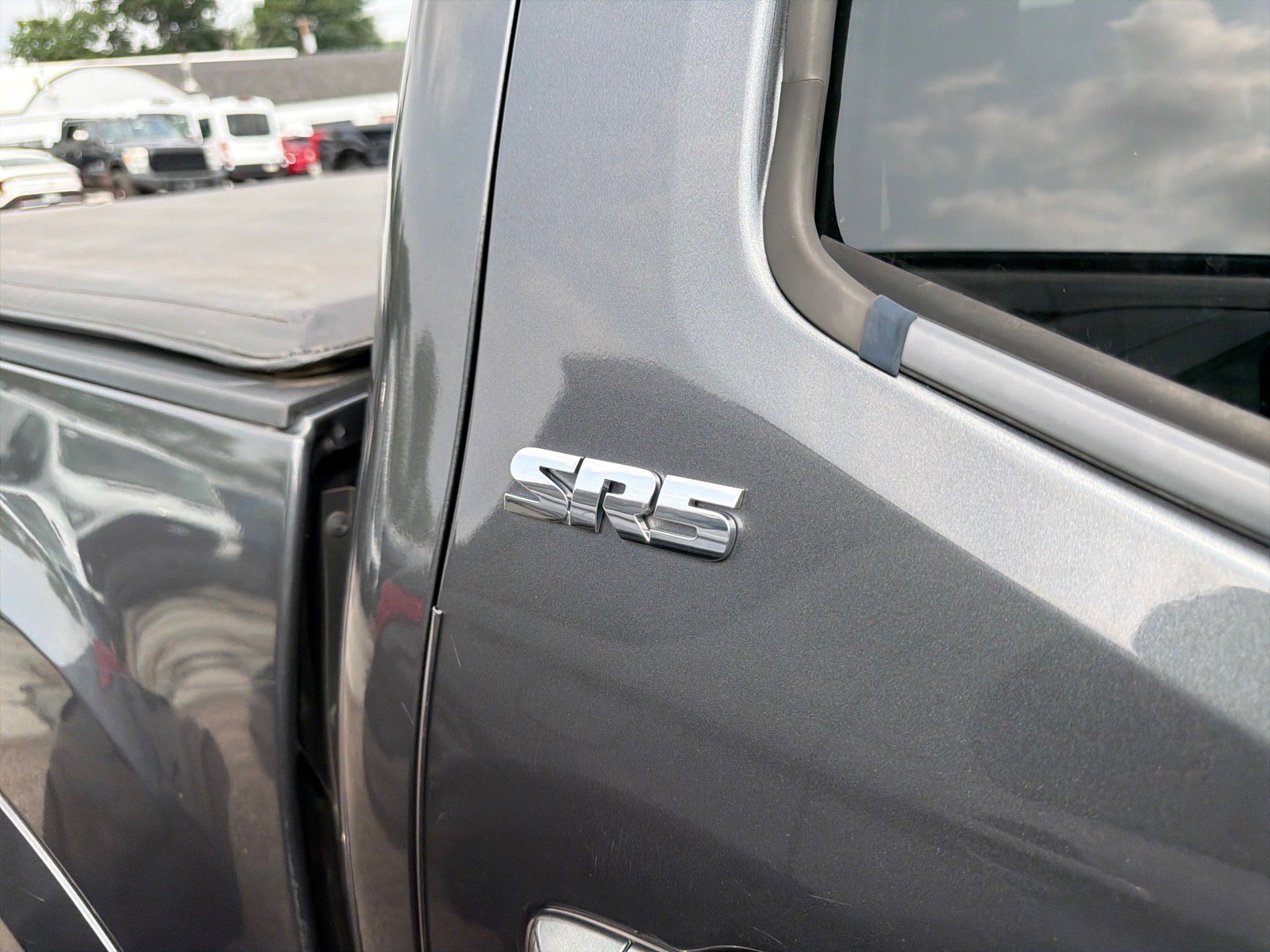 Used 2018 Toyota Tacoma SR5 AWD/4WD image 5