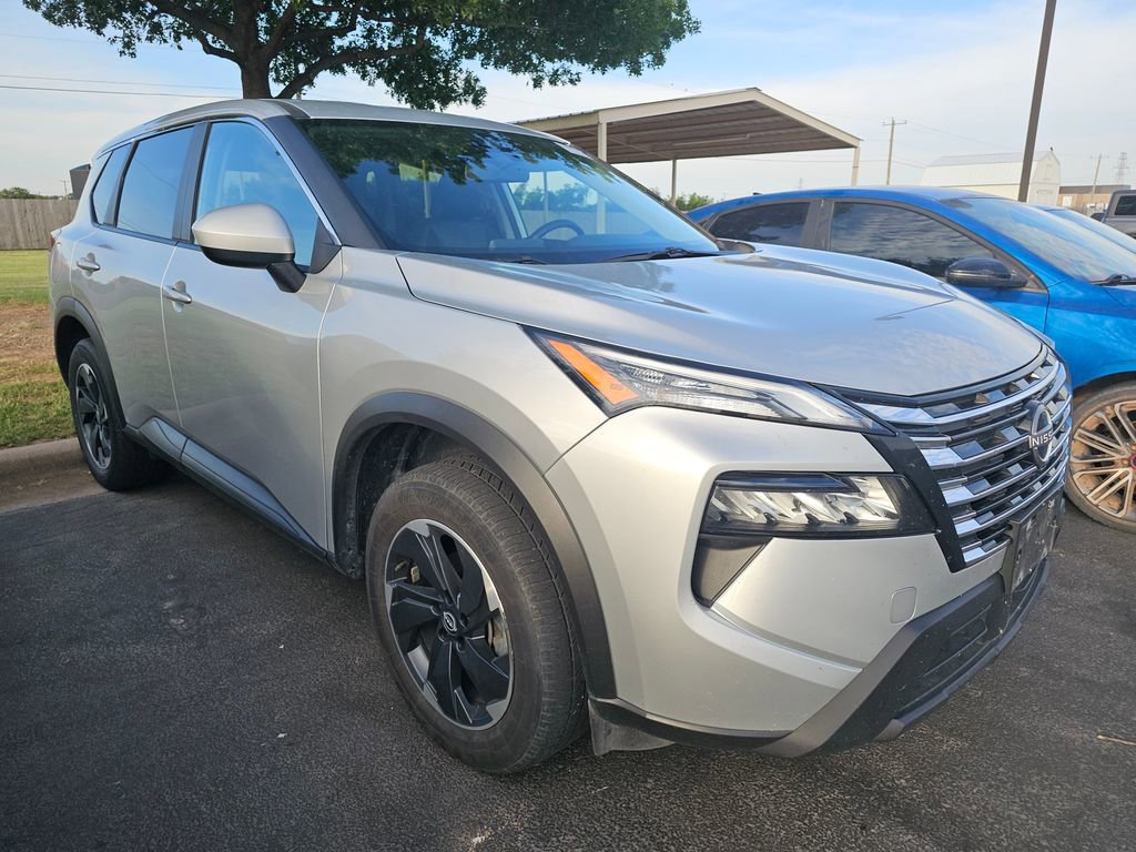 Used 2025 Nissan Rogue SV FWD image 1