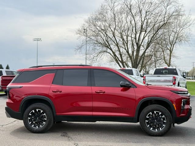 Used 2025 Chevrolet Traverse Z71 w/ Enhanced Driving Package AWD/4WD image 37