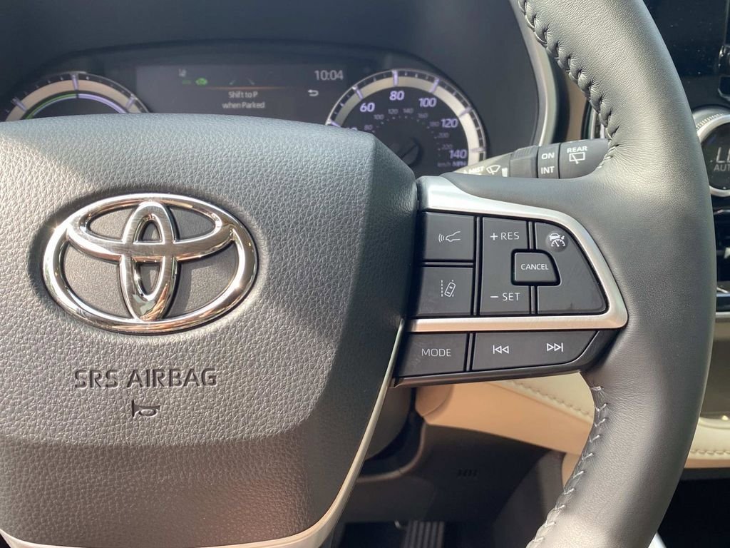 Used 2023 Toyota Highlander XLE FWD image 34