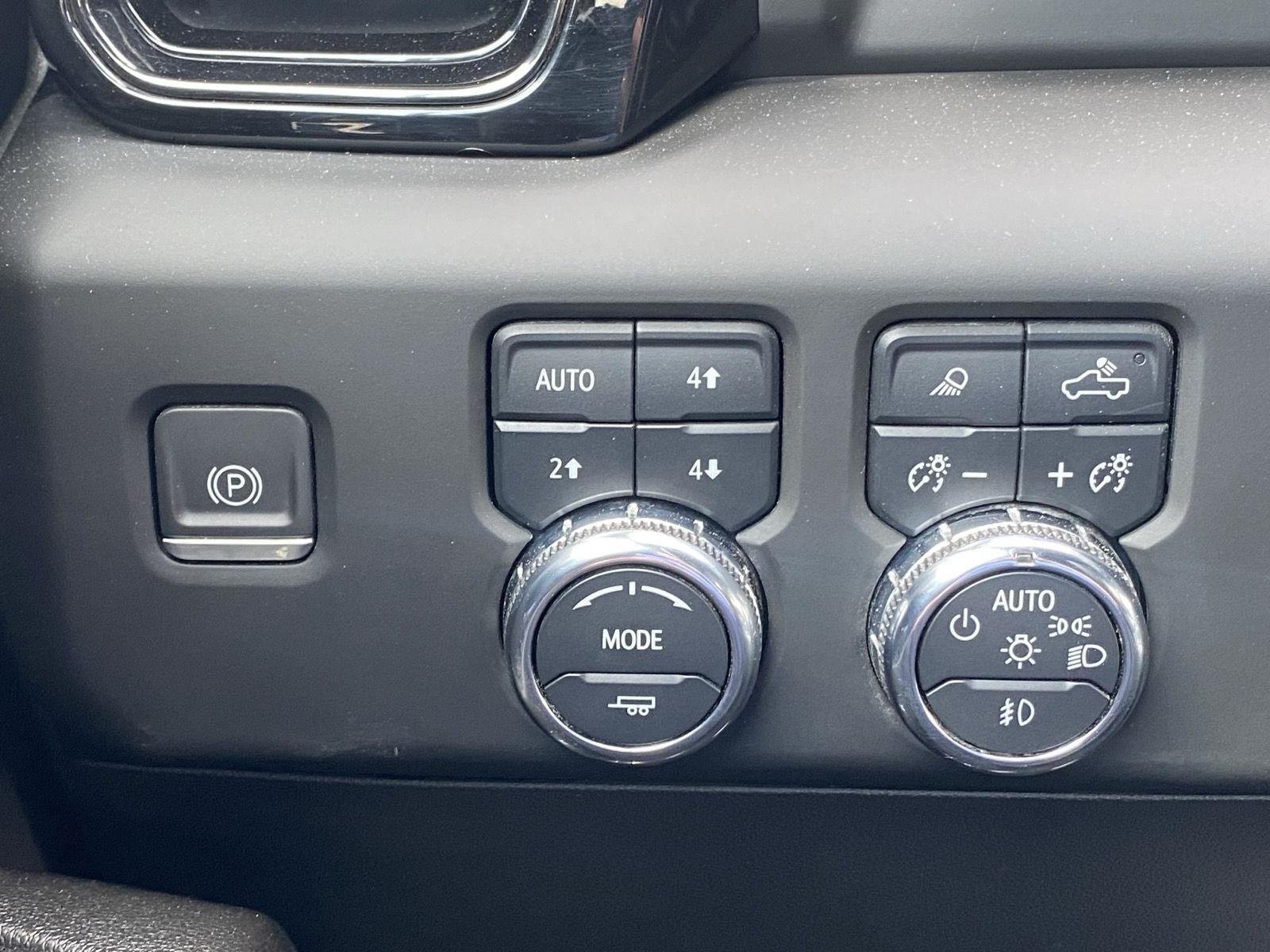Used 2023 GMC Sierra 1500 AT4 w/ AT4 Premium Package AWD/4WD image 13