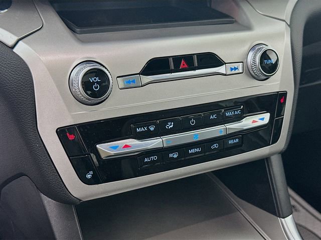 Certified 2022 Ford Explorer XLT w/ Equipment Group 202A image 22