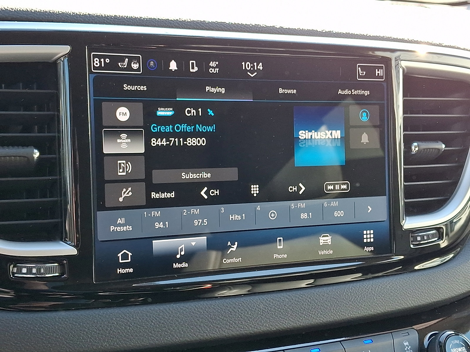 Used 2024 Chrysler Pacifica Touring-L image 19