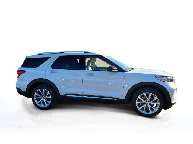 Certified 2023 Ford Explorer Platinum w/ Technology Package AWD/4WD image 8
