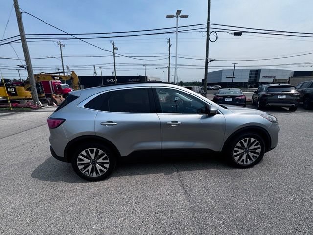 Certified 2022 Ford Escape Titanium w/ Class II Trailer Tow Package AWD/4WD image 15