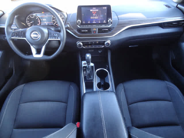 Used 2024 Nissan Altima 2.5 SV FWD image 11
