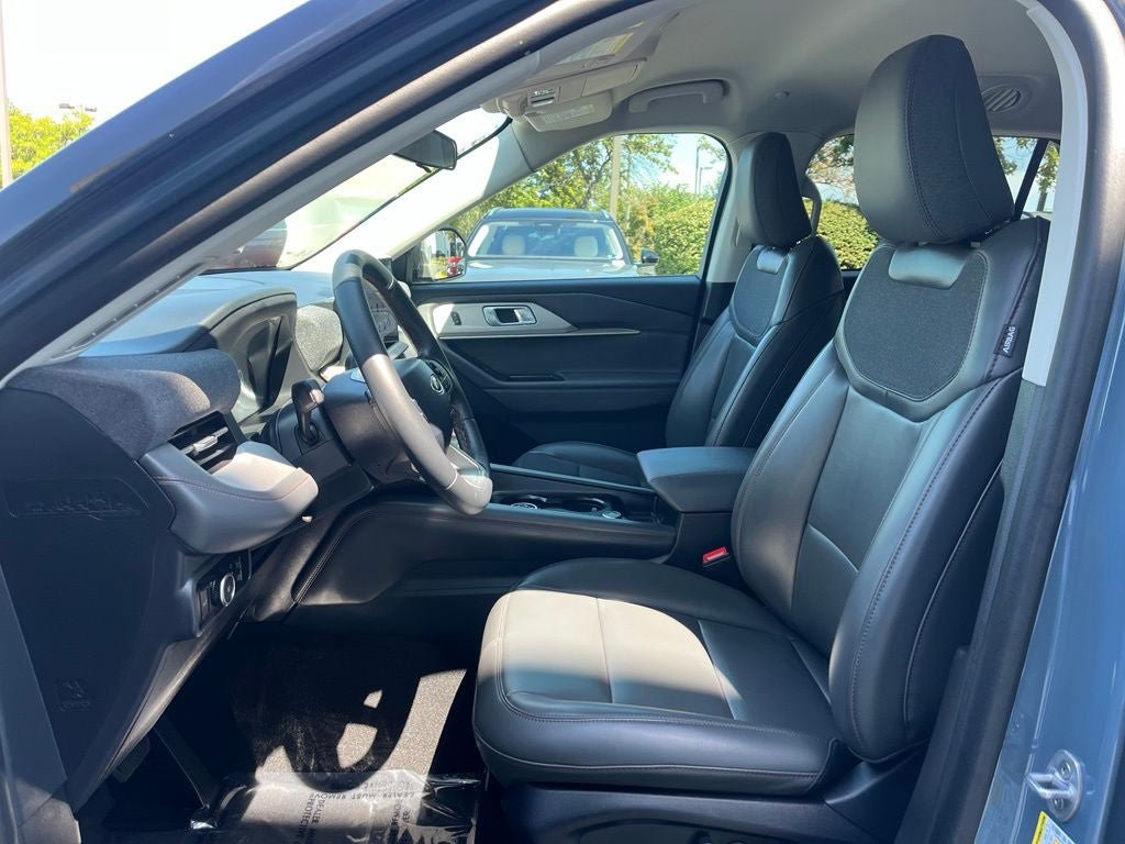 Certified 2025 Ford Explorer Active w/ Active Comfort Package AWD/4WD image 25
