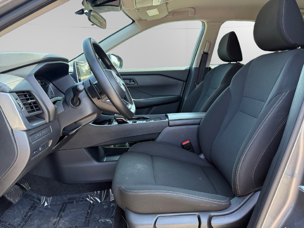 Used 2024 Nissan Rogue S FWD image 9