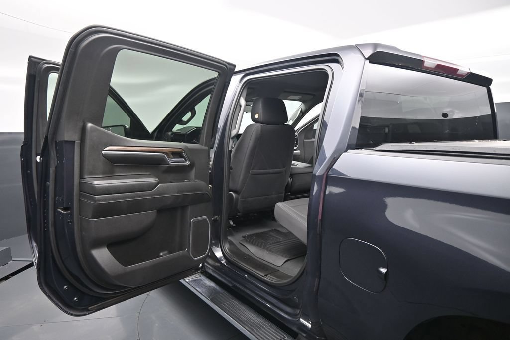 Used 2023 Chevrolet Silverado 1500 LT AWD/4WD image 15